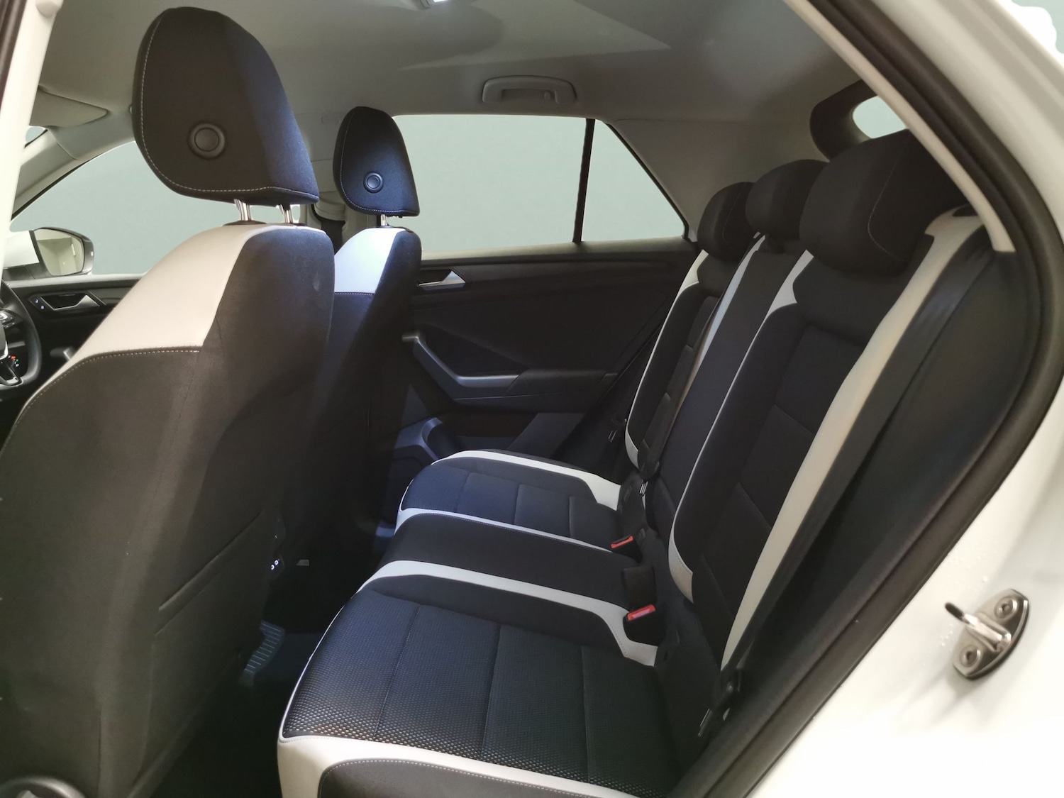 Used Volkswagen T-Roc 2021 for sale - 77877816: Photo 28