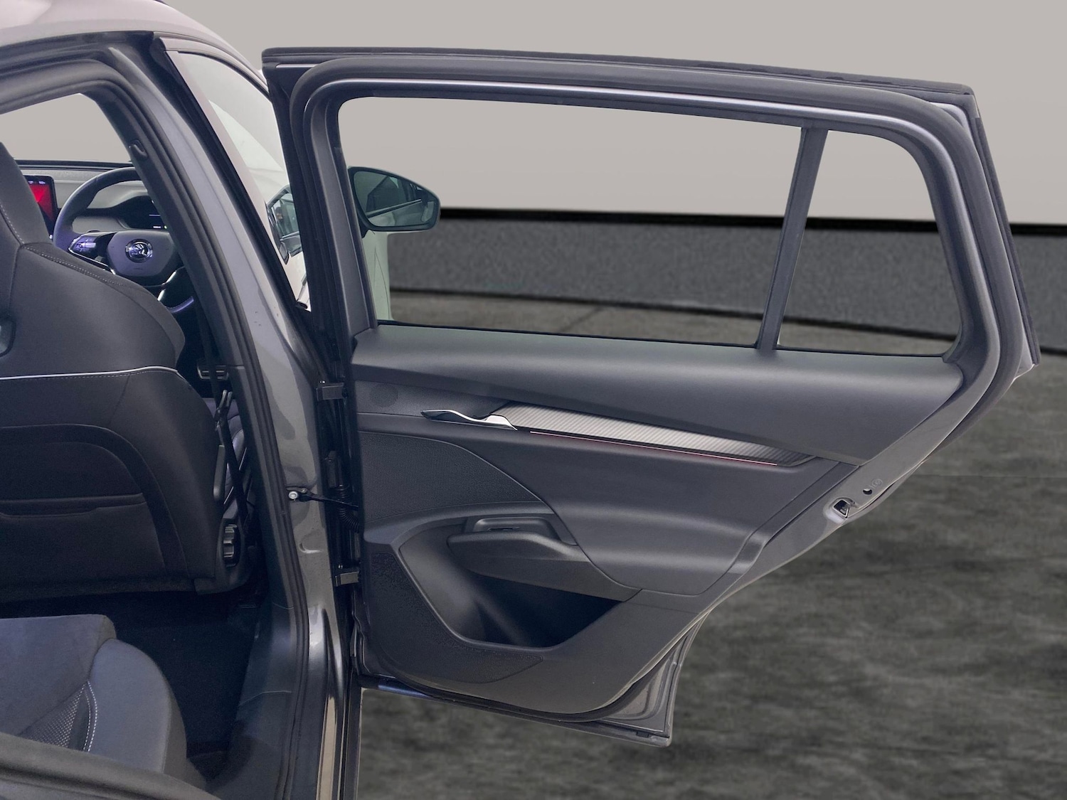 Used Skoda Enyaq 2023 for sale - 77833654: Photo 25