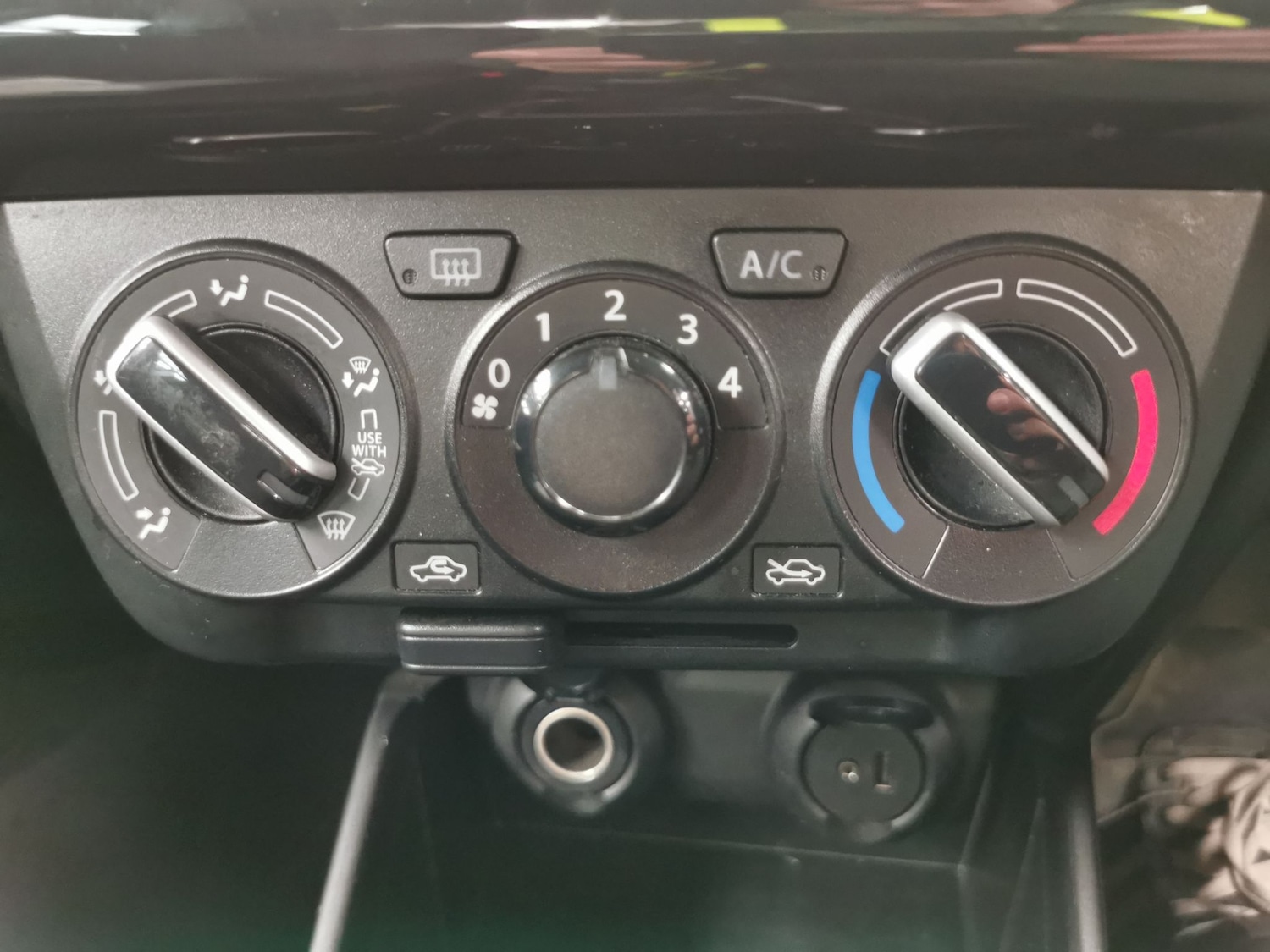 Used Suzuki Swift 2023 for sale - 76623936: Photo 15