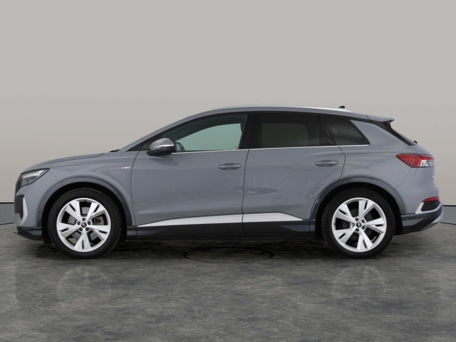 Used Audi Q4 e-tron 2023 for sale - 77802903: Photo 13