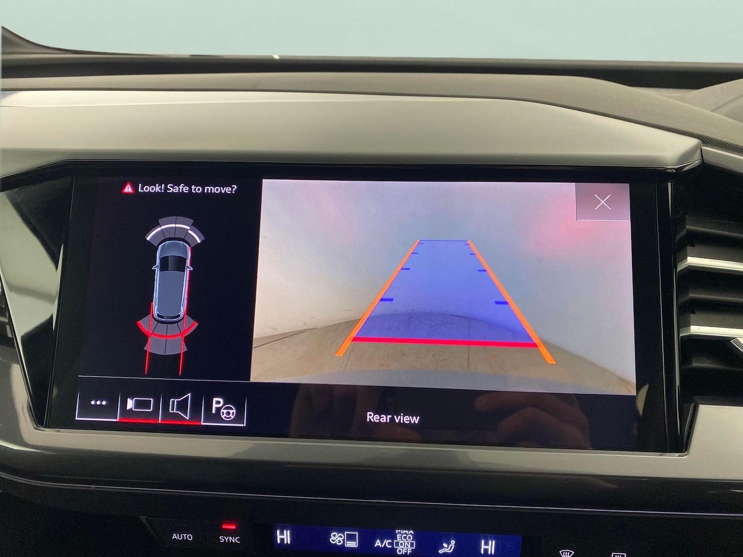 Used Audi Q4 e-tron 2023 for sale - 77802903: Photo 16