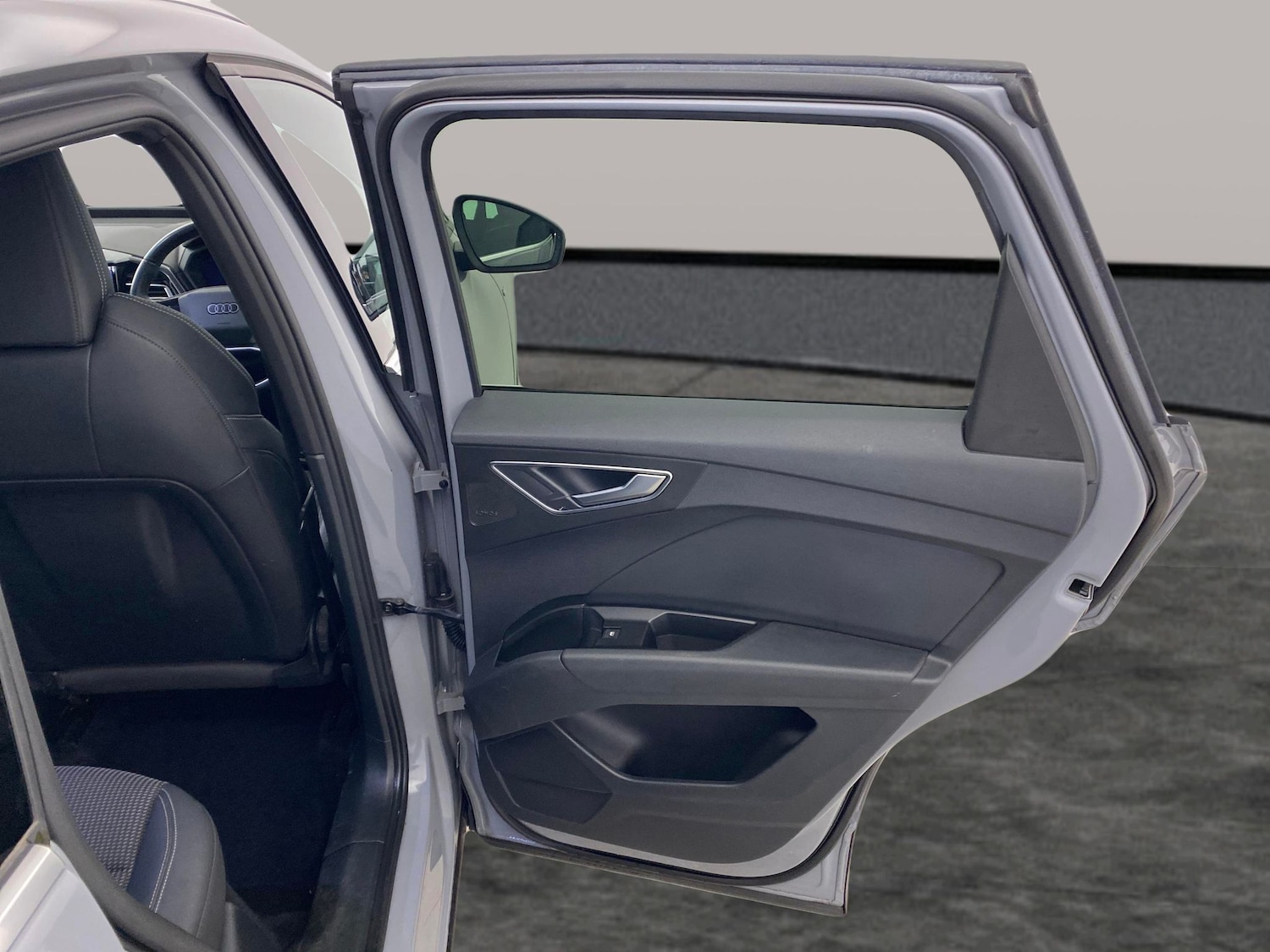 Used Audi Q4 e-tron 2023 for sale - 77802903: Photo 28