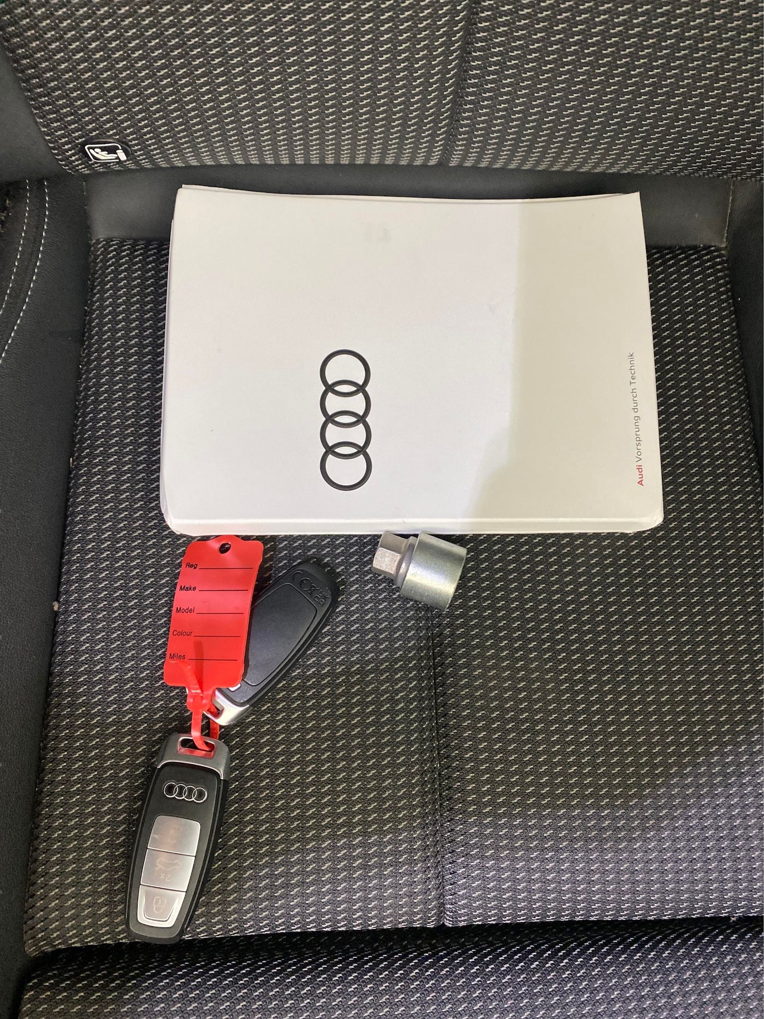 Used Audi Q4 e-tron 2023 for sale - 77802903: Photo 7