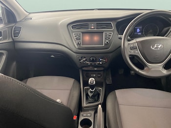 Used Hyundai i20 2019 for sale - 76650870: Photo
