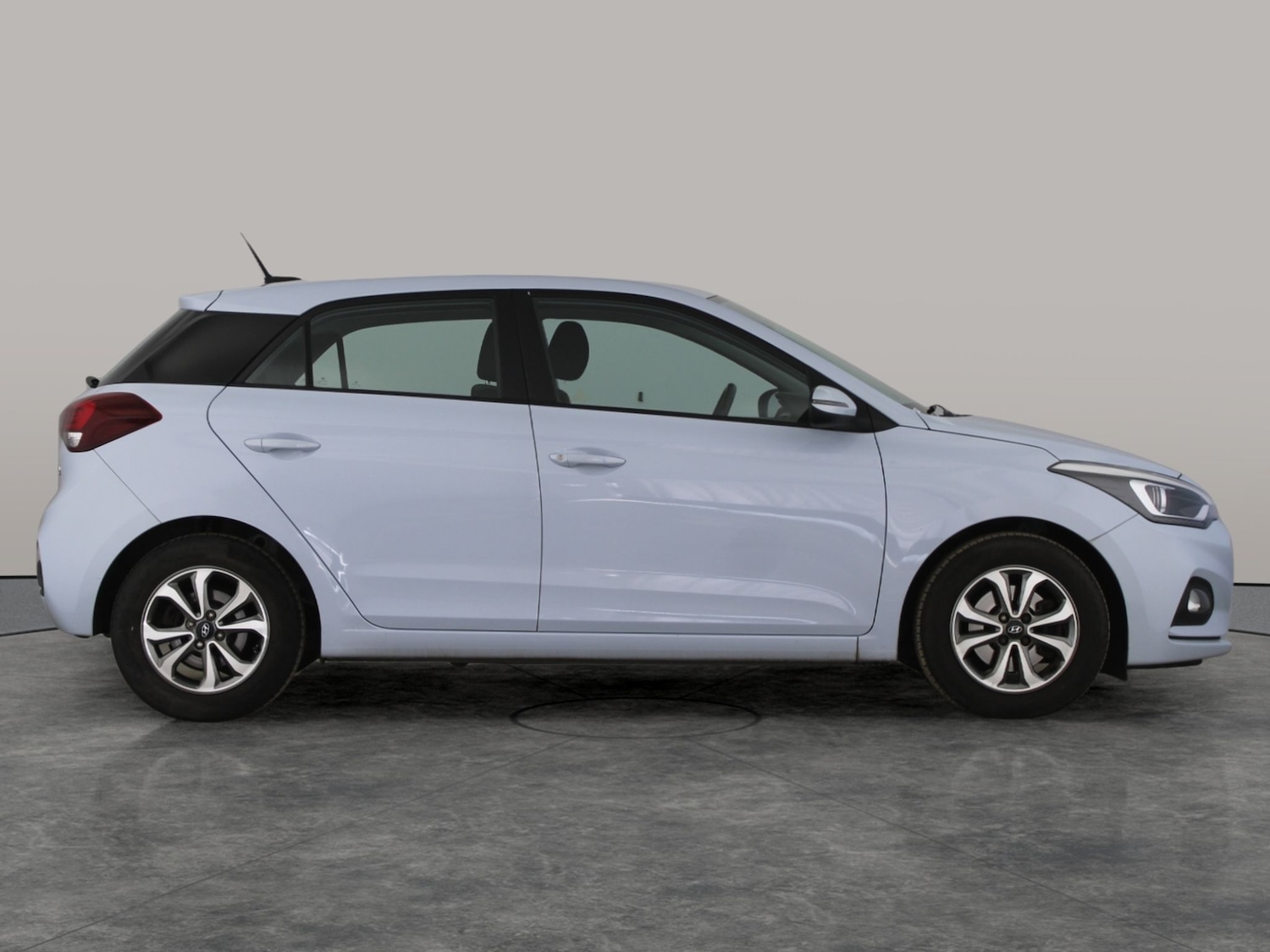 Used Hyundai i20 2019 for sale - 76650870: Photo 8