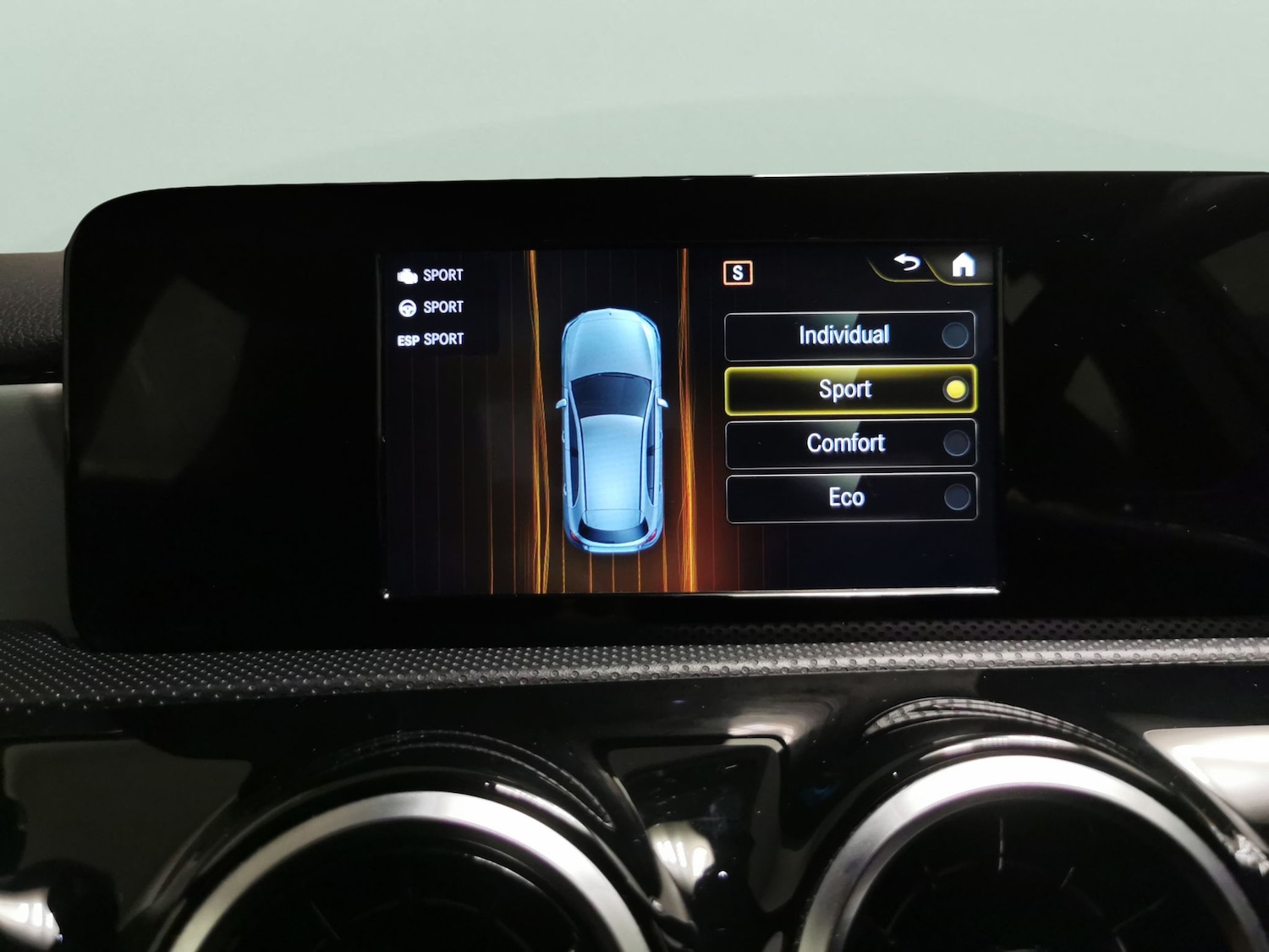 Used Mercedes-Benz A-Class 2018 for sale - 76525960: Photo 16