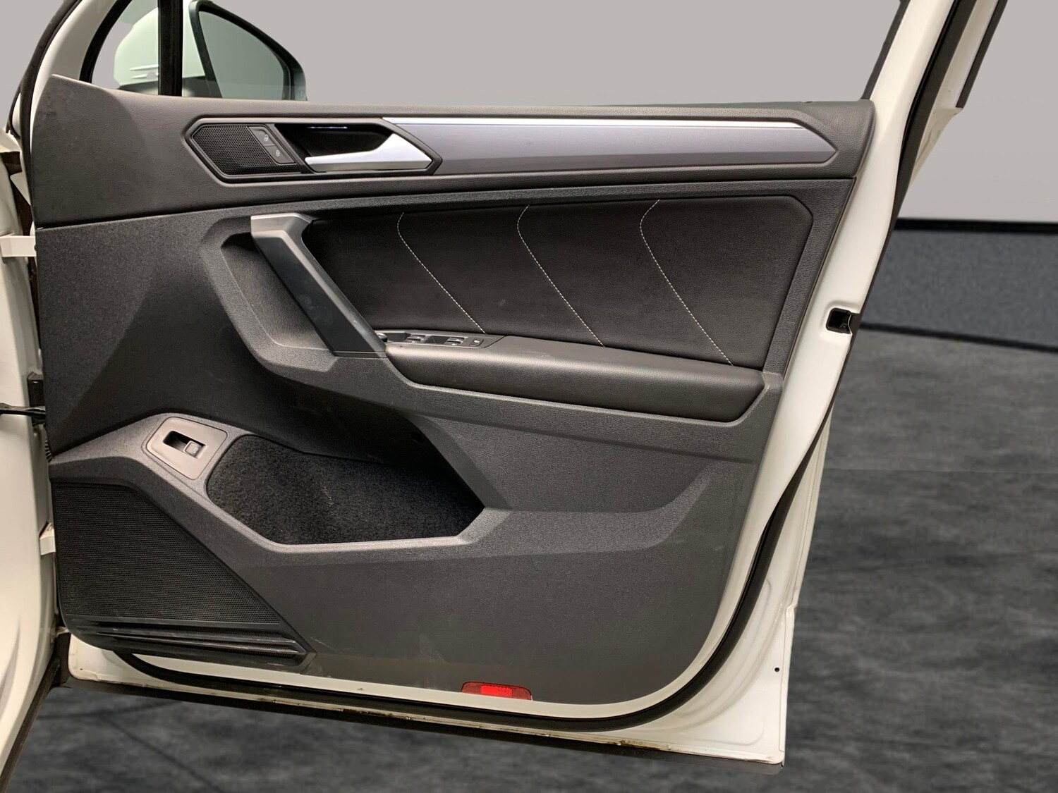 Used Volkswagen Tiguan 2020 for sale - 77025733: Photo 31