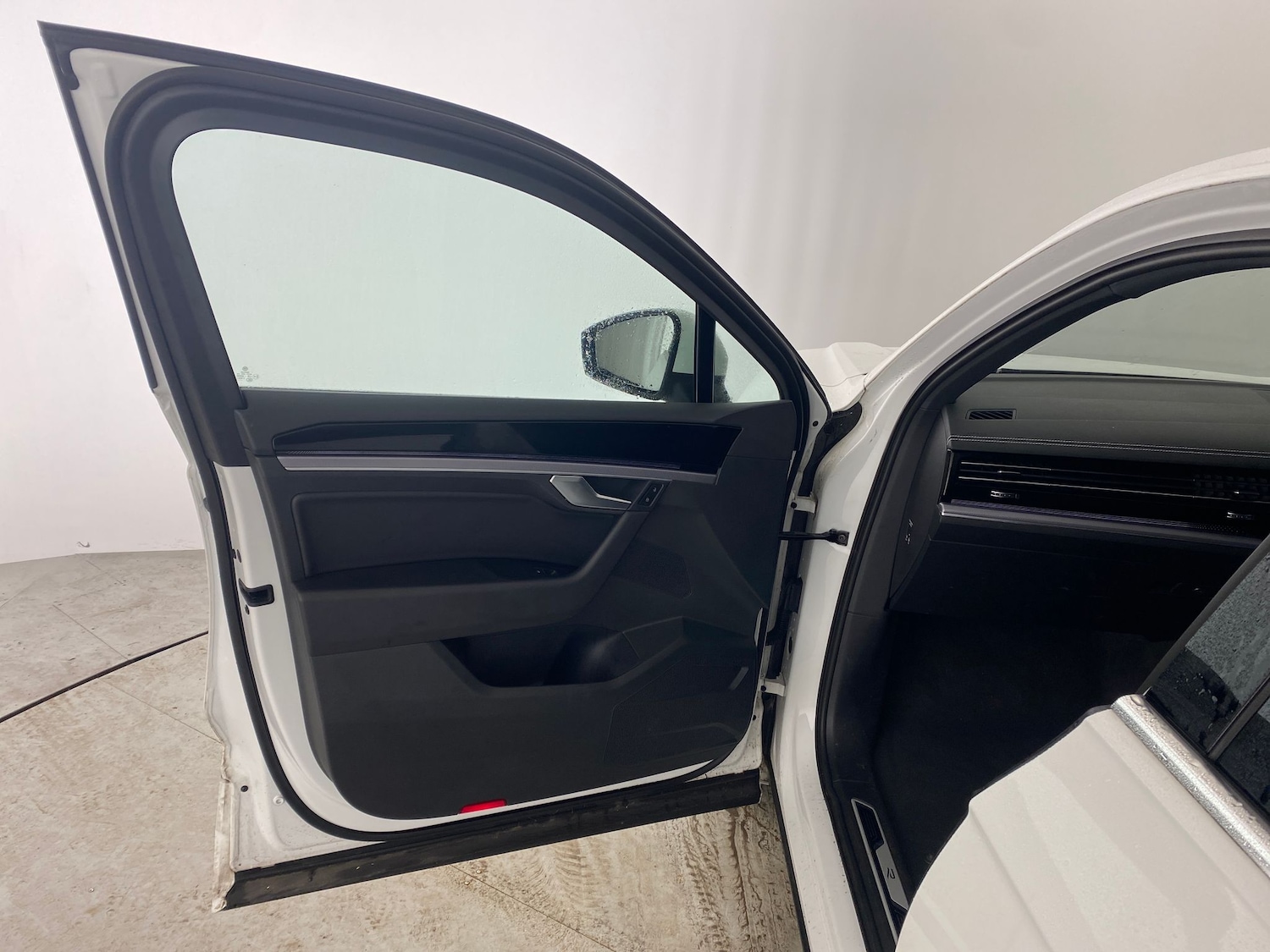 Used Volkswagen Touareg 2022 for sale - 77326673: Photo 24