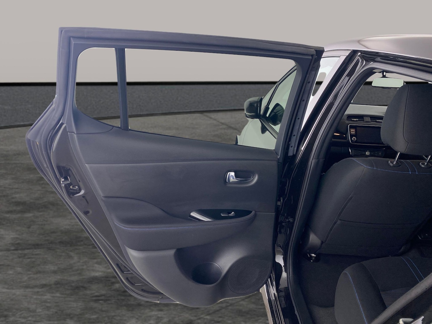 Used Nissan Leaf 2023 for sale - 76862071: Photo 25