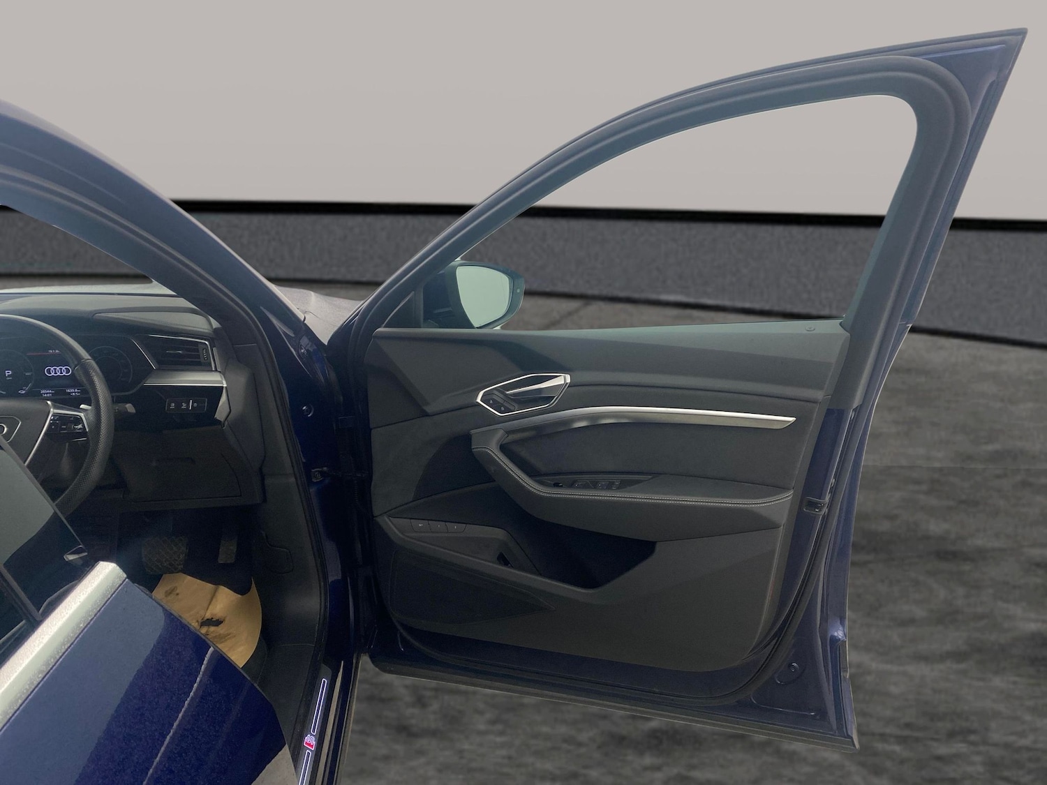 Used Audi e-tron 2023 for sale - 77248432: Photo 28