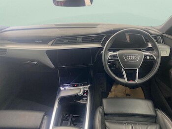 Used Audi e-tron 2023 for sale - 77248432: Photo