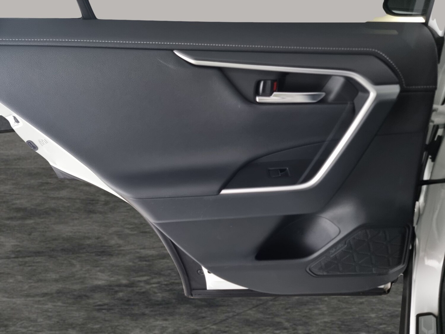 Used Toyota RAV4 2021 for sale - 77688768: Photo 28