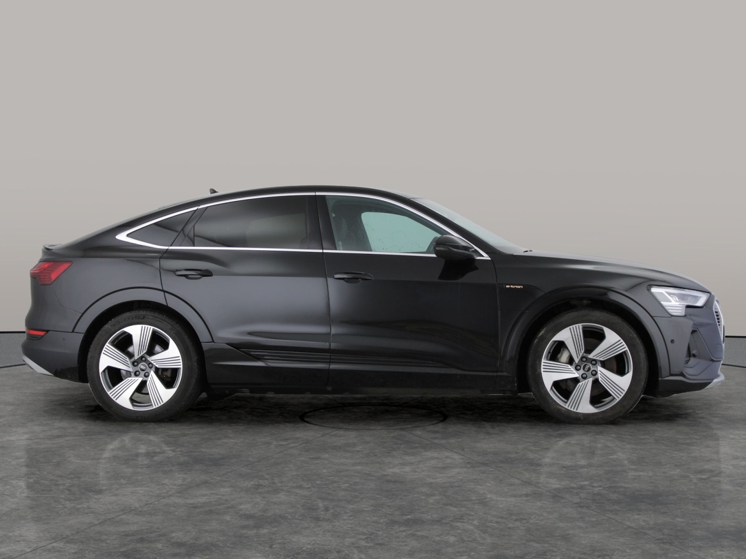 Used Audi e-tron 2022 for sale - 77569936: Photo 9