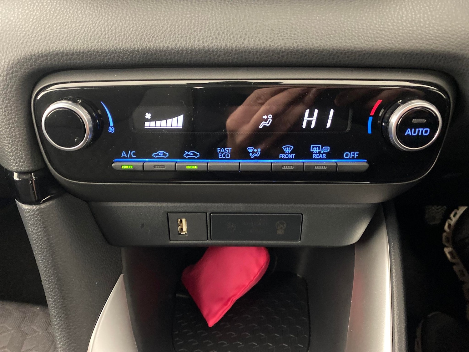 Used Toyota Yaris 2022 for sale - 76415605: Photo 22