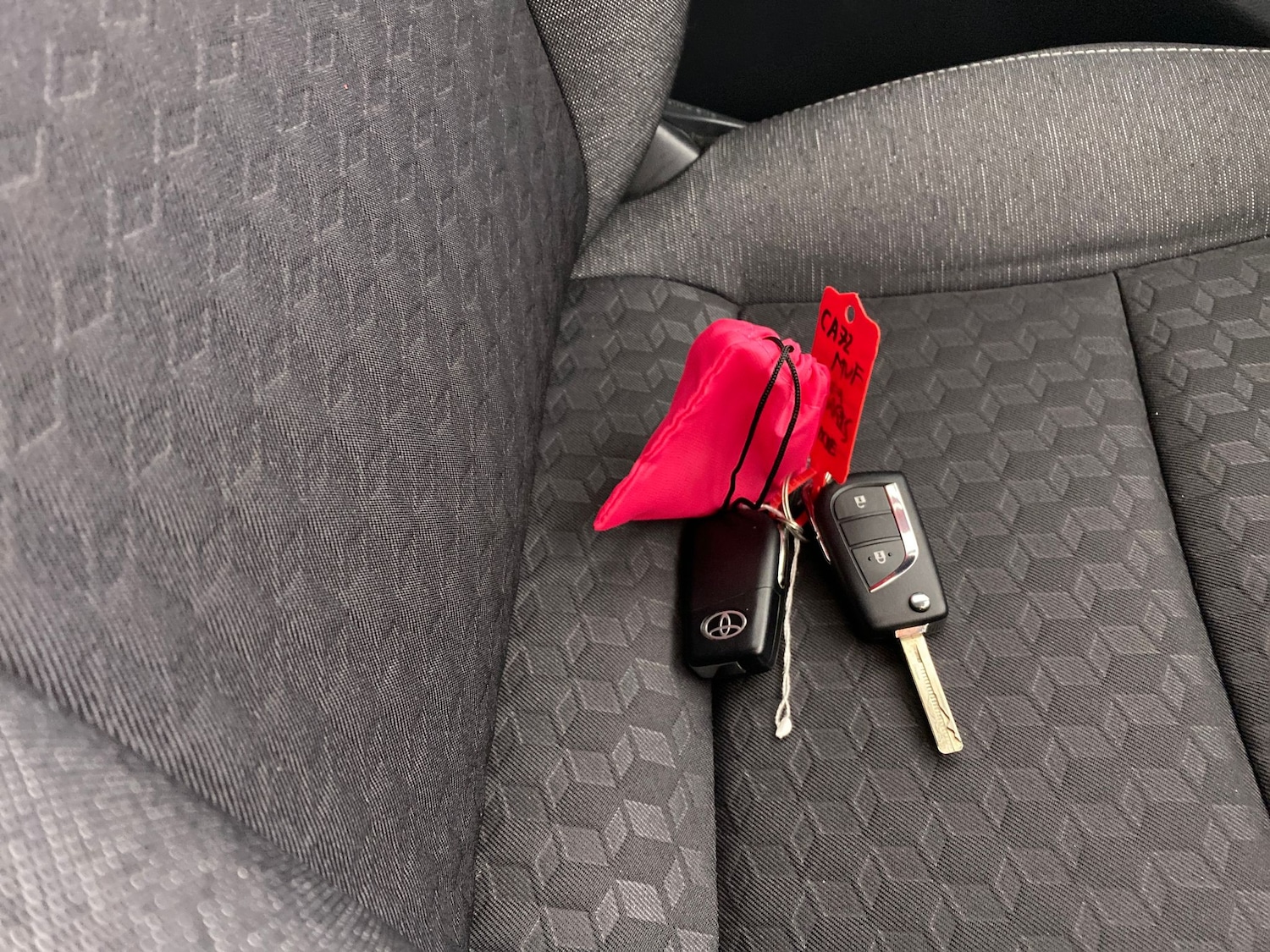 Used Toyota Yaris 2022 for sale - 76415605: Photo 37