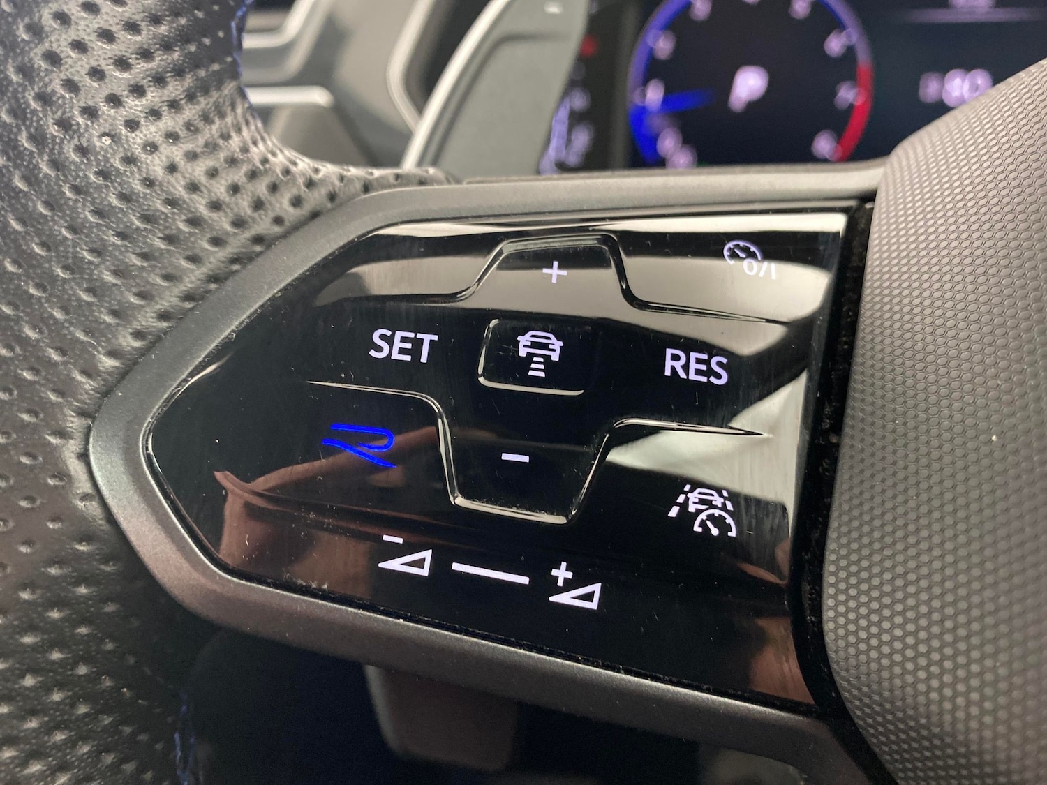 Used Volkswagen Tiguan 2023 for sale - 77799988: Photo 18