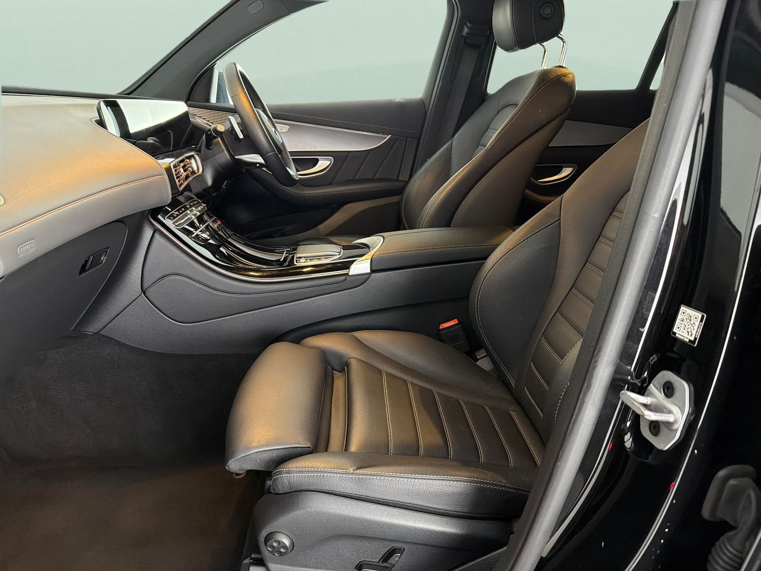 Used Mercedes-Benz EQC 2023 for sale - 77198661: Photo 4