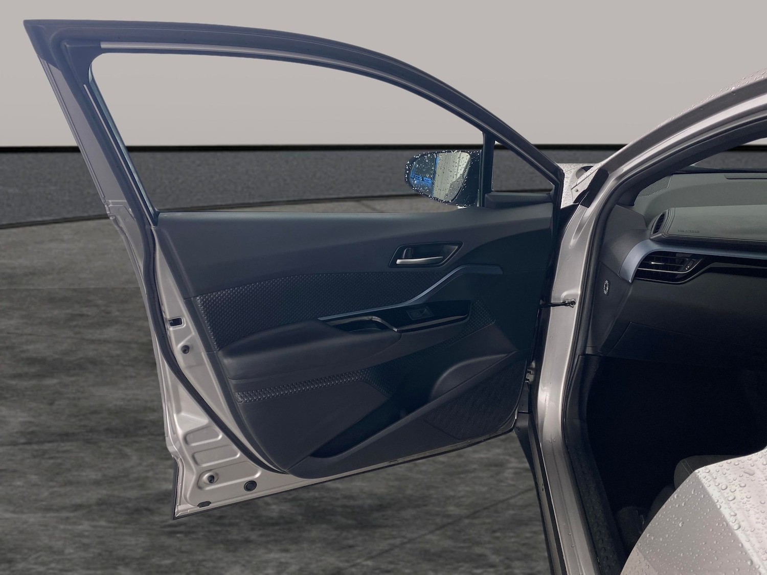 Used Toyota C-HR 2020 for sale - 76684649: Photo 24