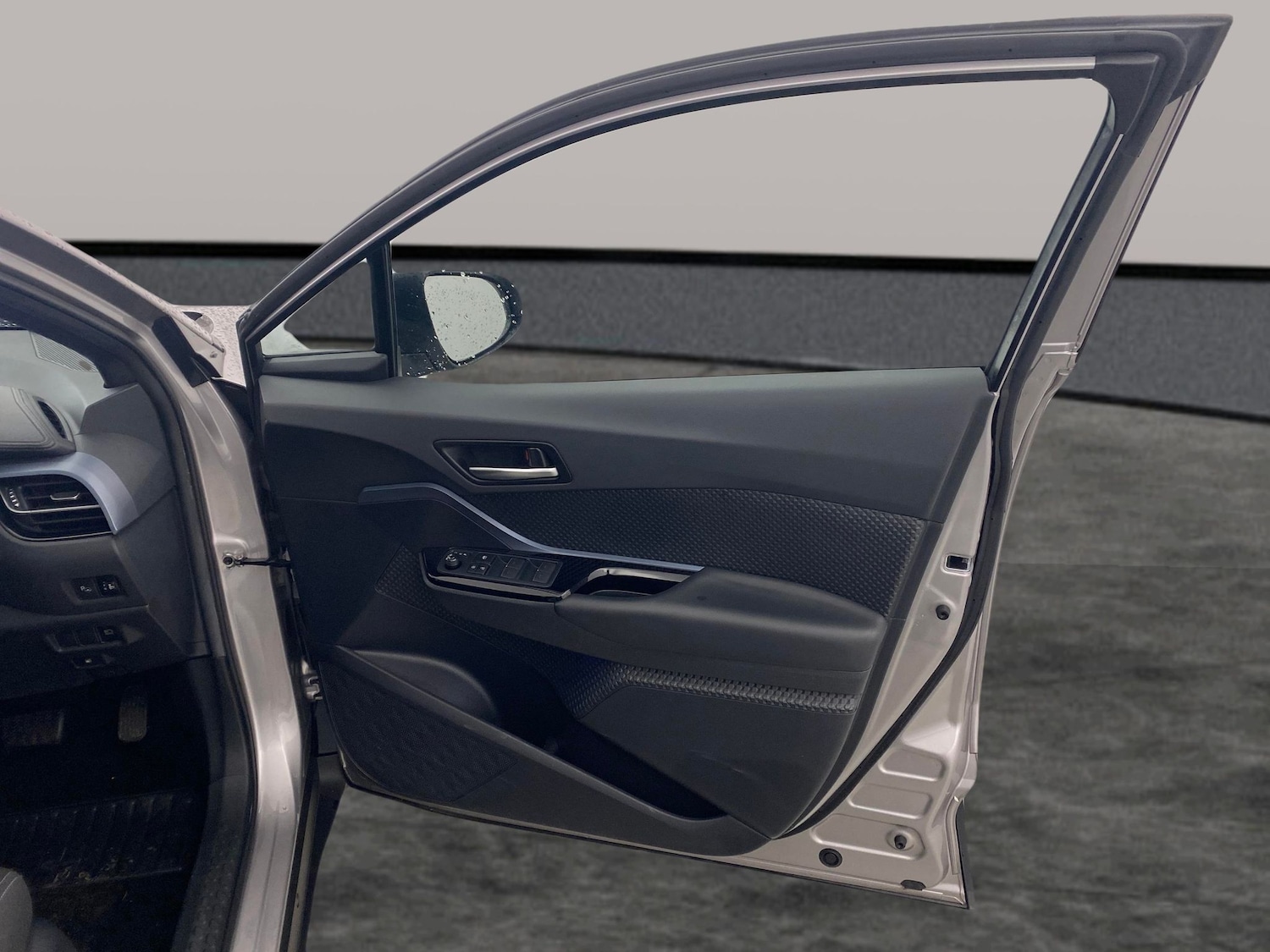 Used Toyota C-HR 2020 for sale - 76684649: Photo 28