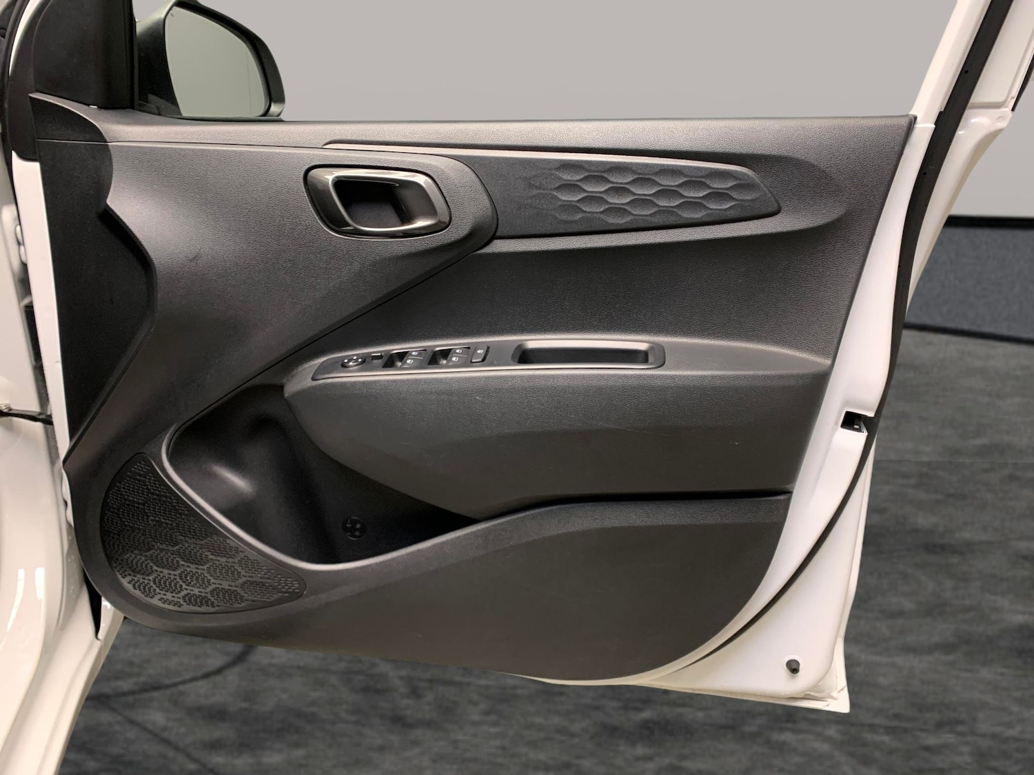 Used Hyundai i10 2023 for sale - 77350901: Photo 30