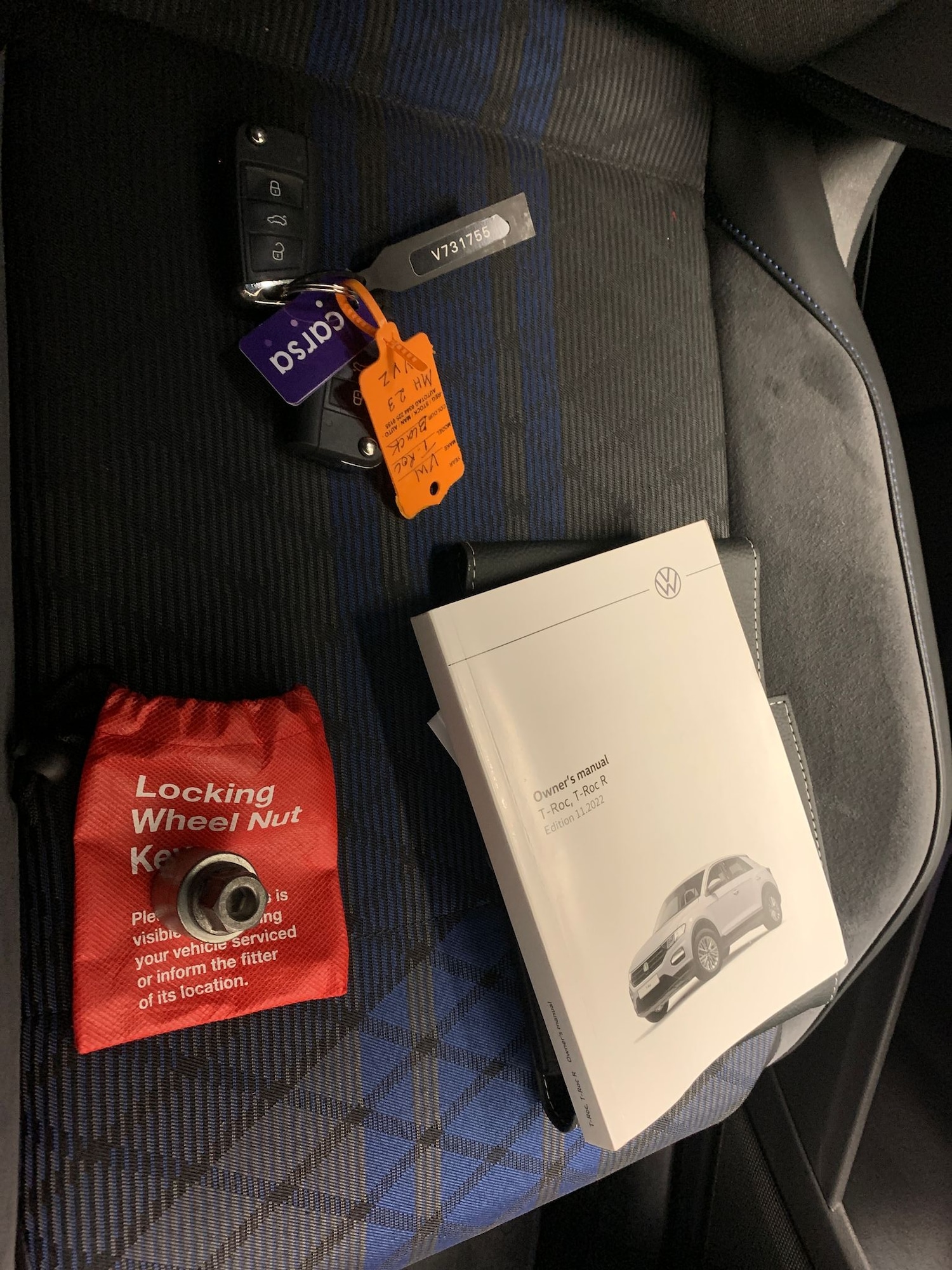 Used Volkswagen T-Roc for sale - 77475416: Photo 27