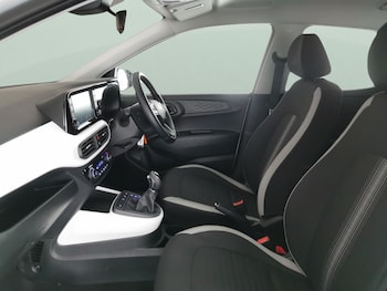 Used Hyundai i10 2022 for sale - 76704019: Photo