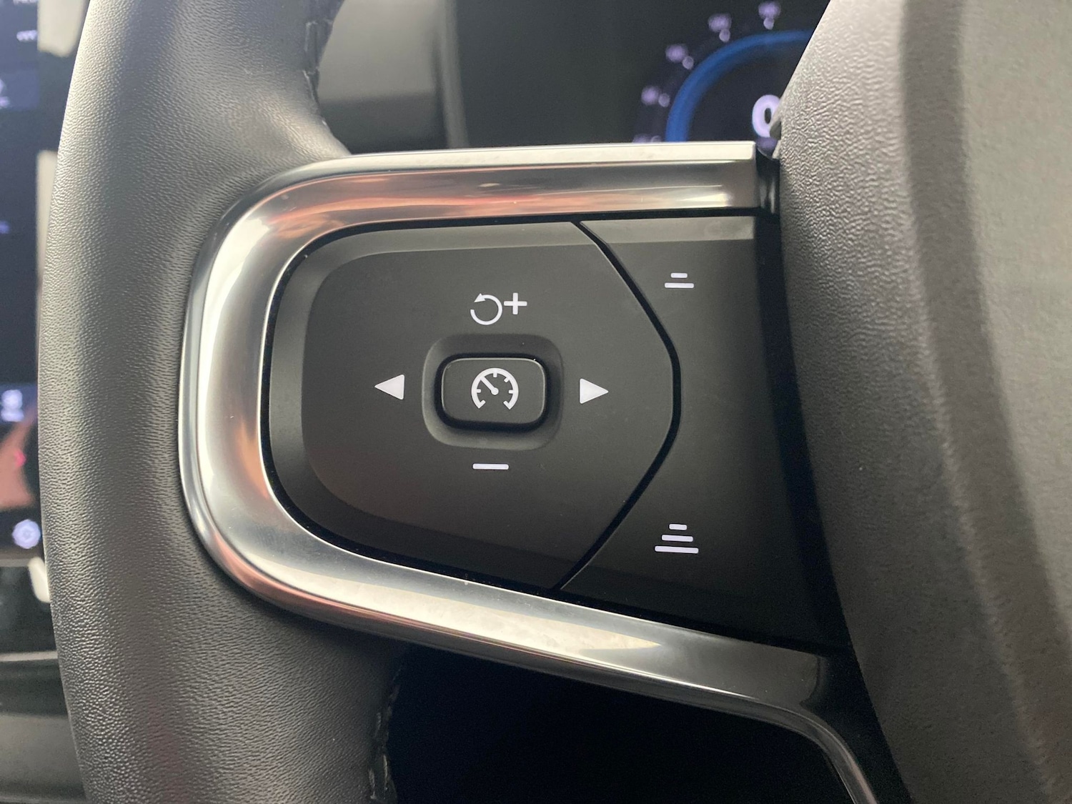 Used Volvo XC40 2022 for sale - 76908307: Photo 21