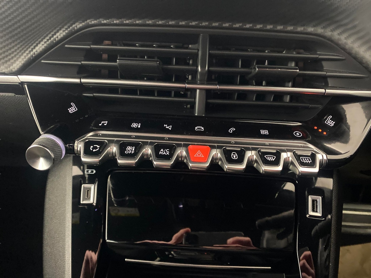 Used Peugeot E-2008 2022 for sale - 77272010: Photo 18