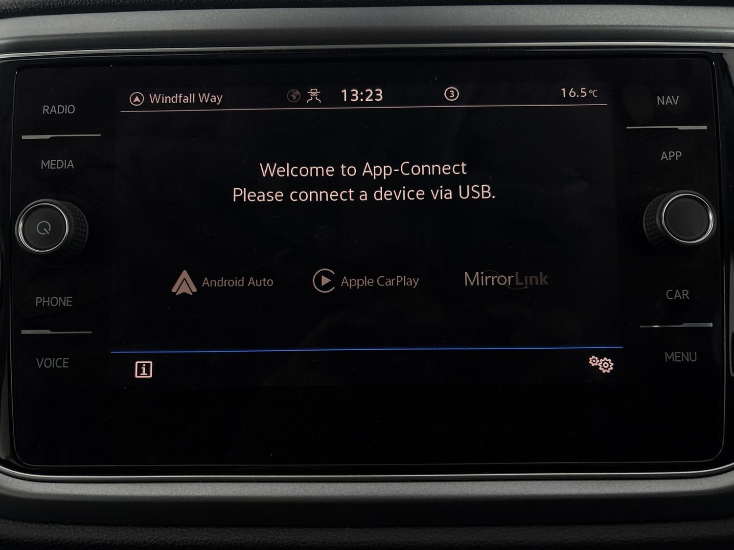 Used Volkswagen T-Roc 2021 for sale - 77674302: Photo 18