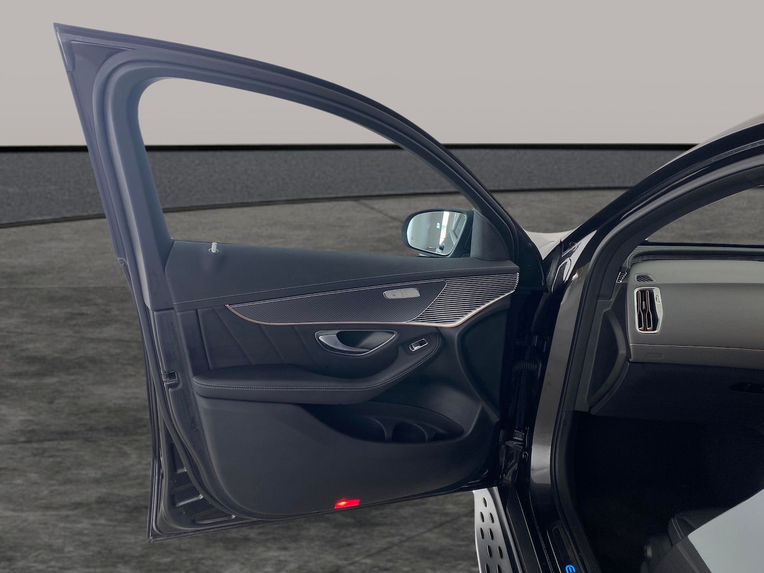 Used Mercedes-Benz EQC 2022 for sale - 77053080: Photo 25