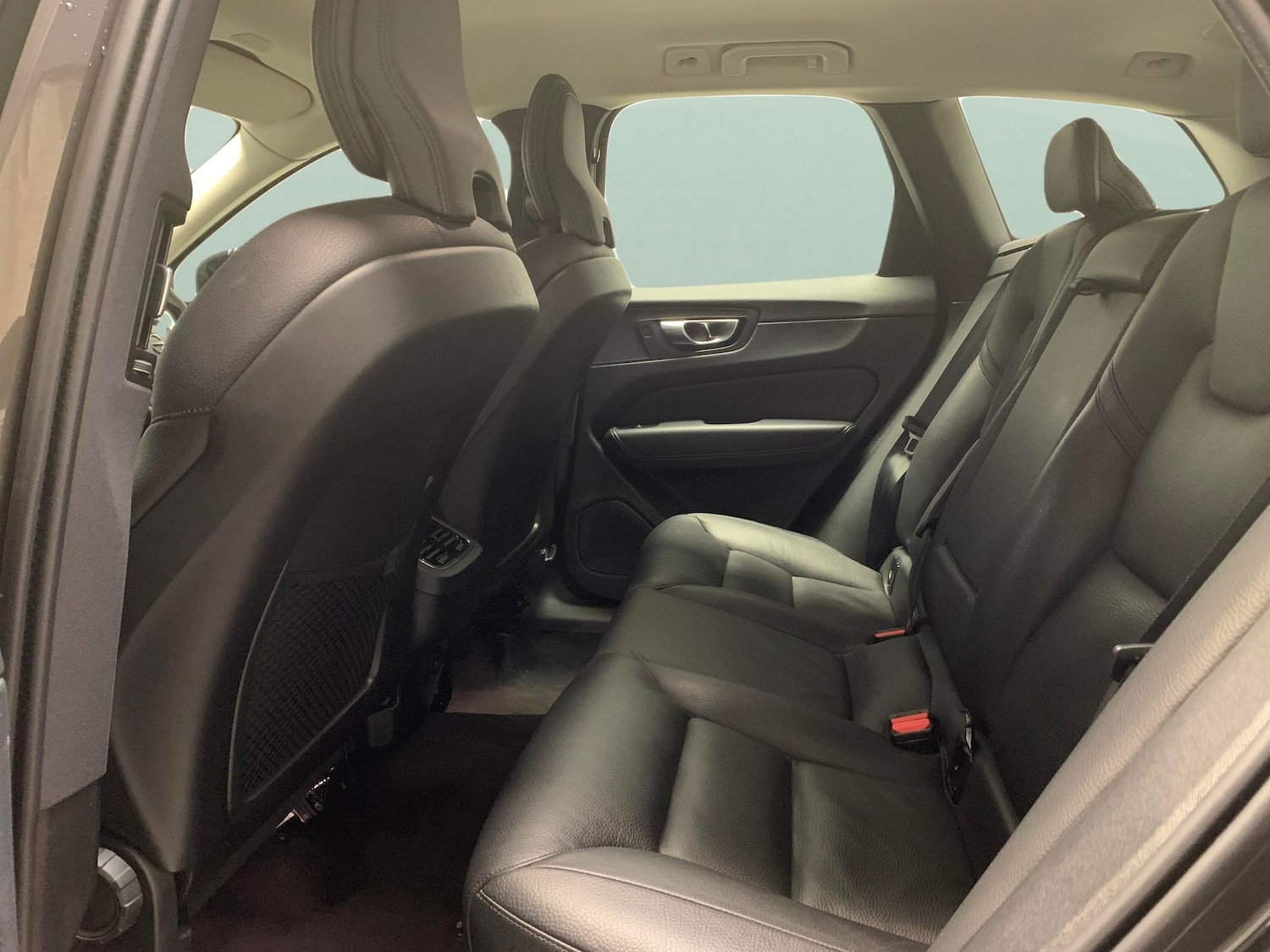 Used Volvo XC60 2023 for sale - 77058614: Photo 25