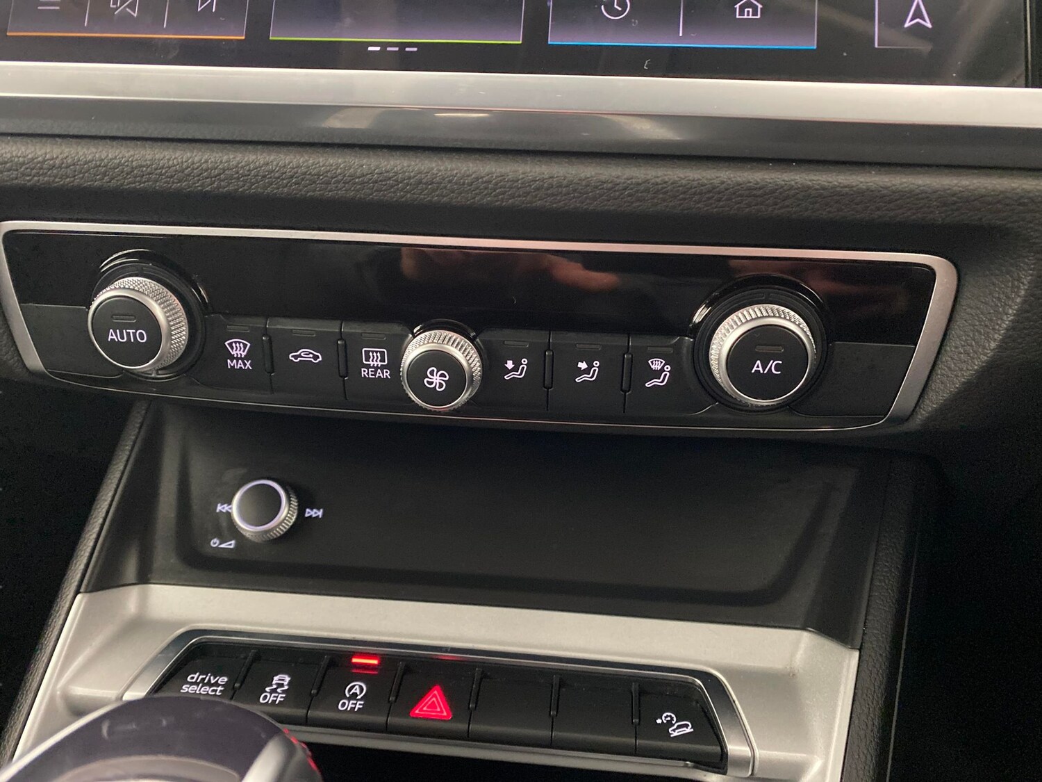 Used Audi Q3 for sale - 77337377: Photo 17