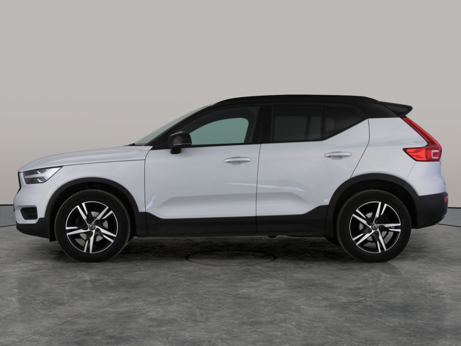 Used Volvo XC40 2022 for sale - 78042510: Photo 13