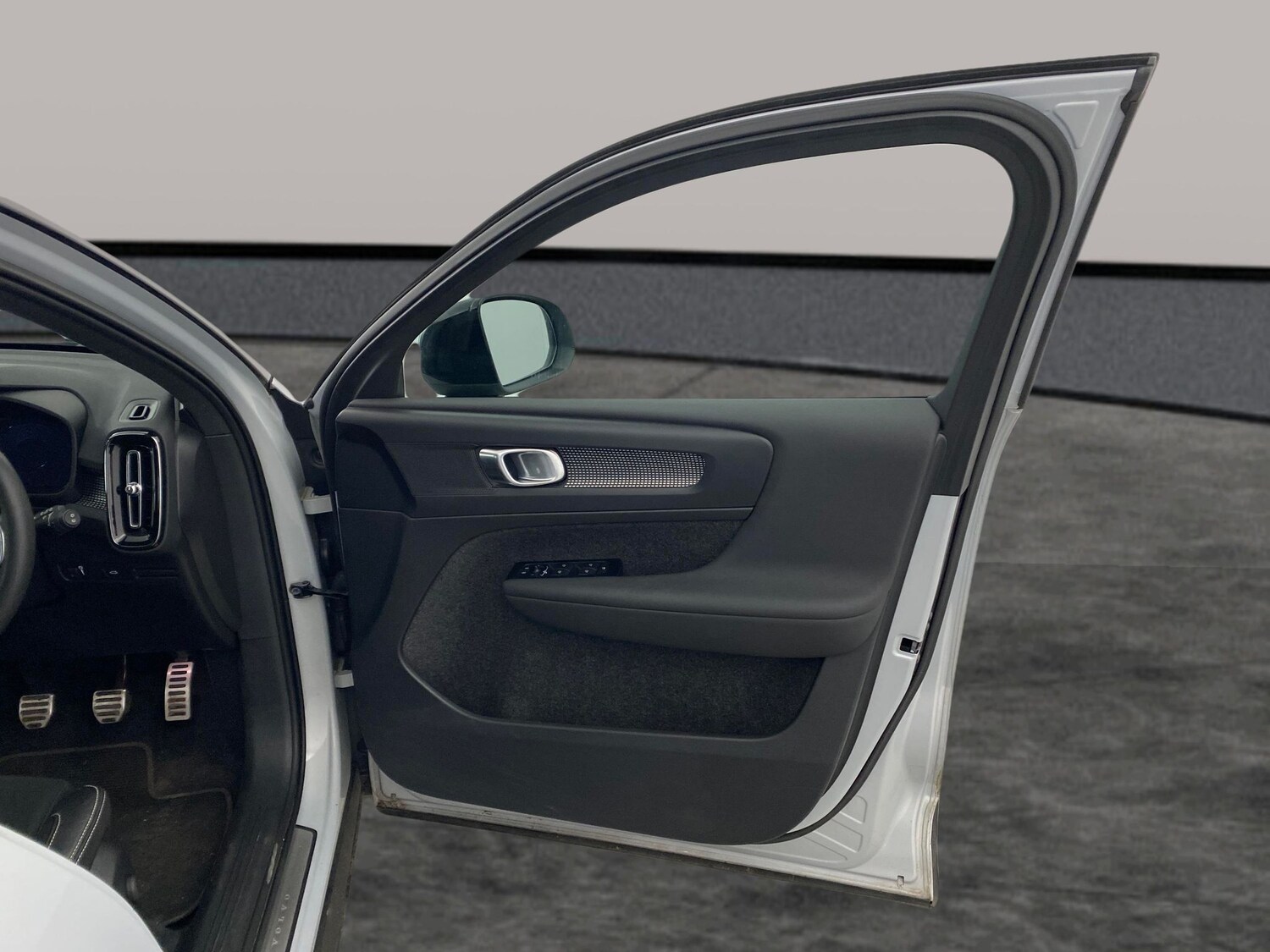 Used Volvo XC40 2022 for sale - 78042510: Photo 25