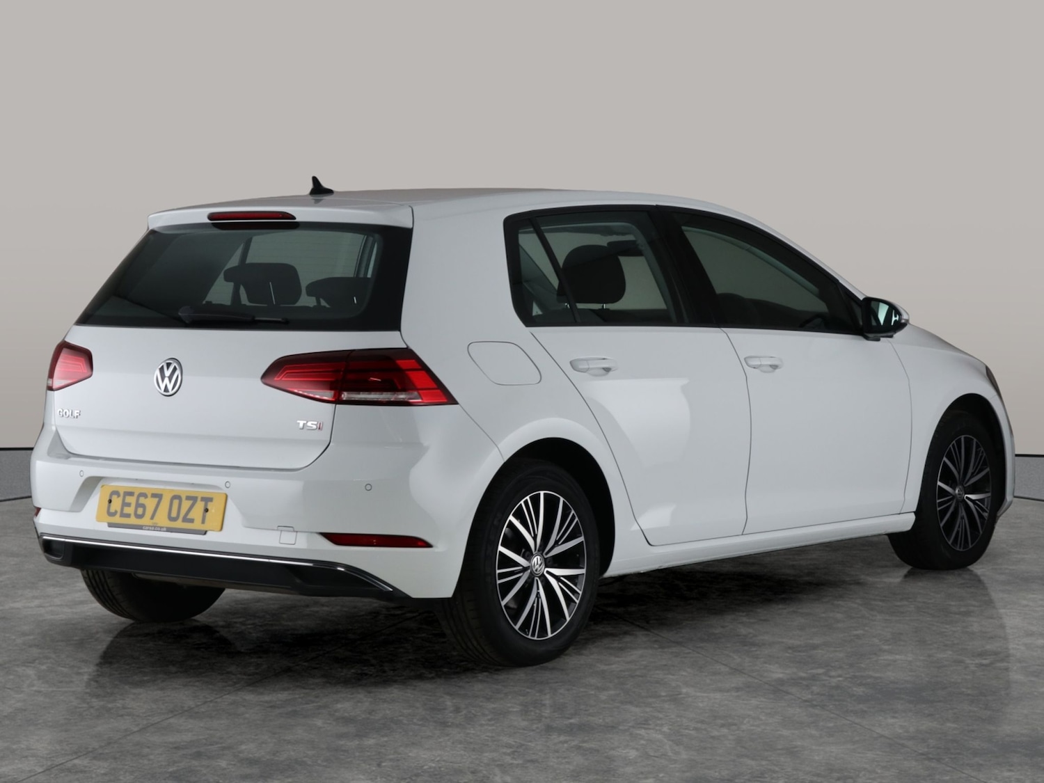 Used Volkswagen Golf 2017 for sale - 76491906: Photo 9