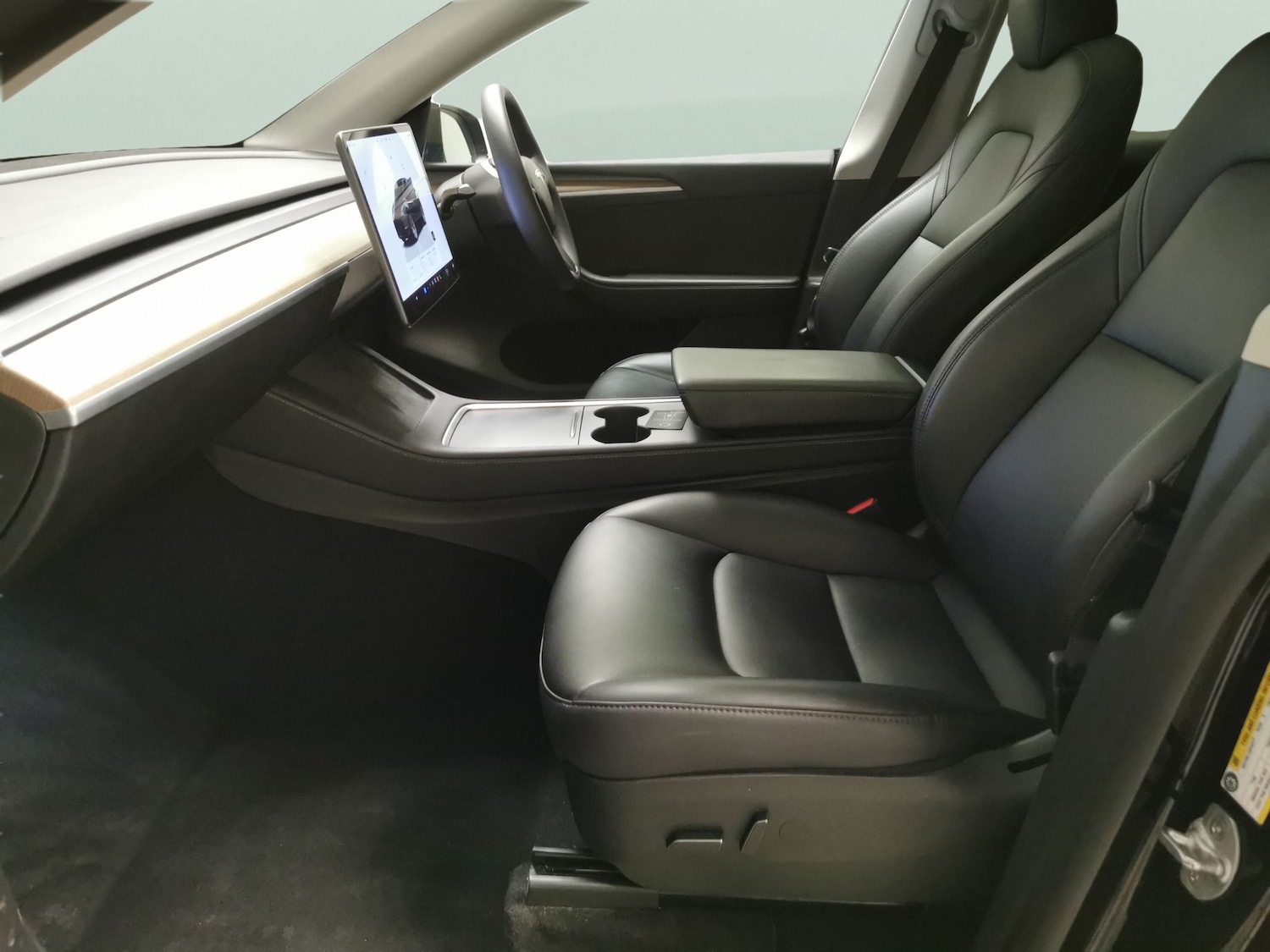 Used Tesla Model Y 2023 for sale - 77526536: Photo 4