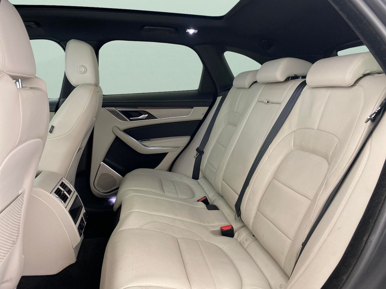 Used Jaguar F-Pace 2021 for sale - 76946367: Photo 25