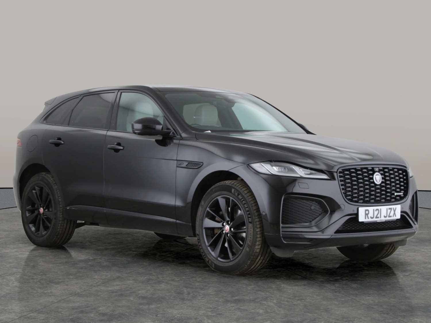 Used Jaguar F-Pace 2021 for sale - 76946367: Photo 8