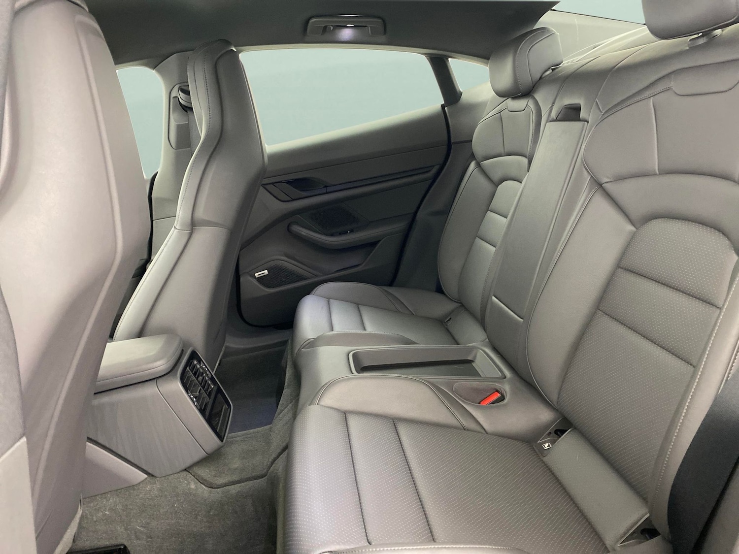 Used Porsche Taycan 2020 for sale - 76967111: Photo 27