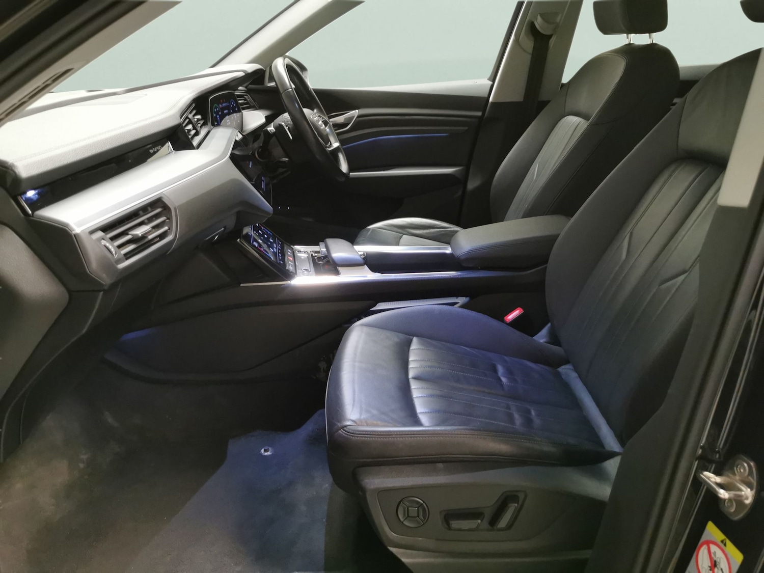 Used Audi e-tron 2021 for sale - 78079225: Photo 4