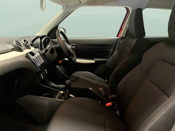 Used Suzuki Swift 2022 for sale - 77505522: Photo