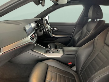 Used BMW 3 Series 2021 for sale - 76640904: Photo