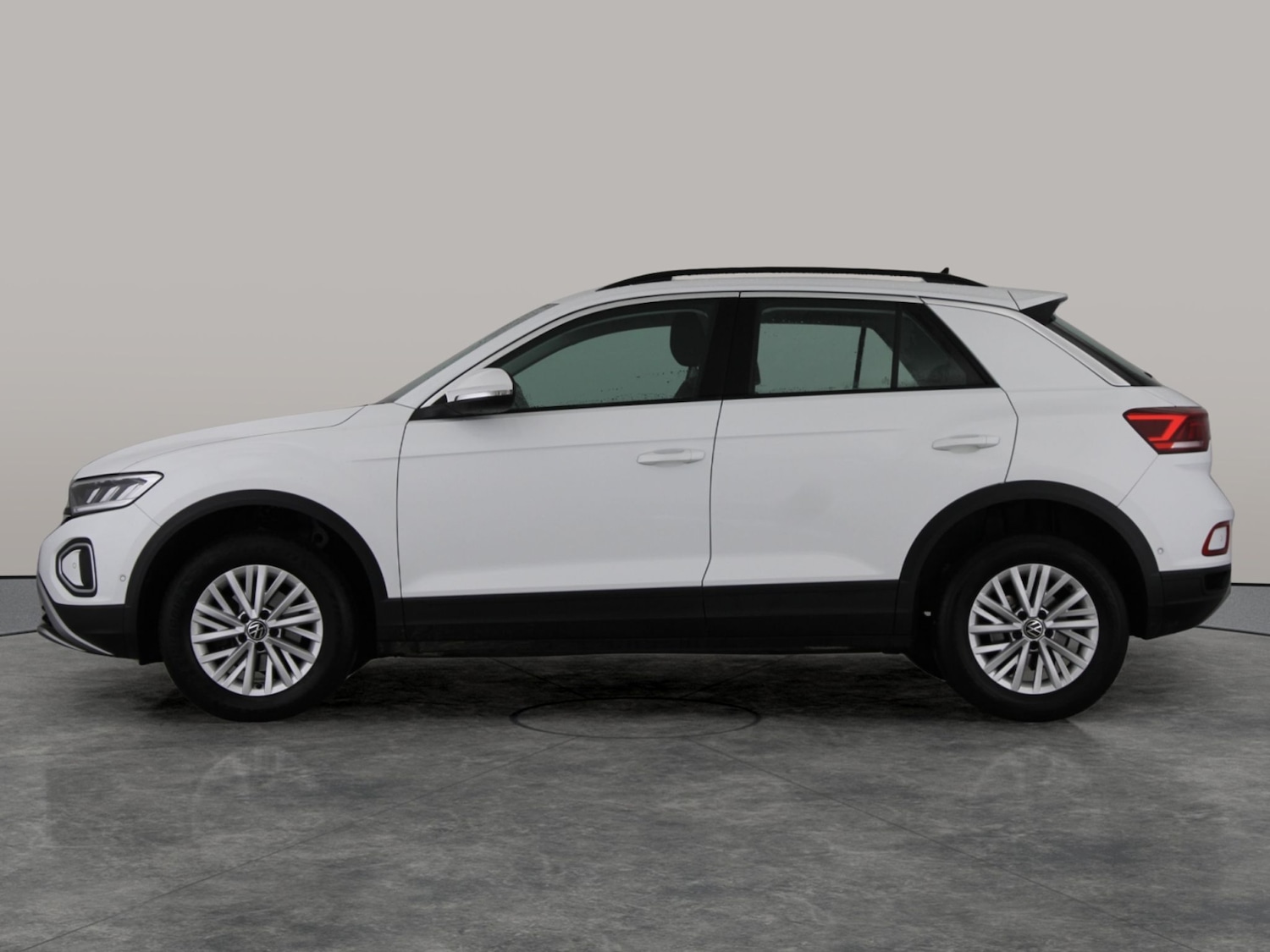 Used Volkswagen T-Roc 2023 for sale - 76566111: Photo 12