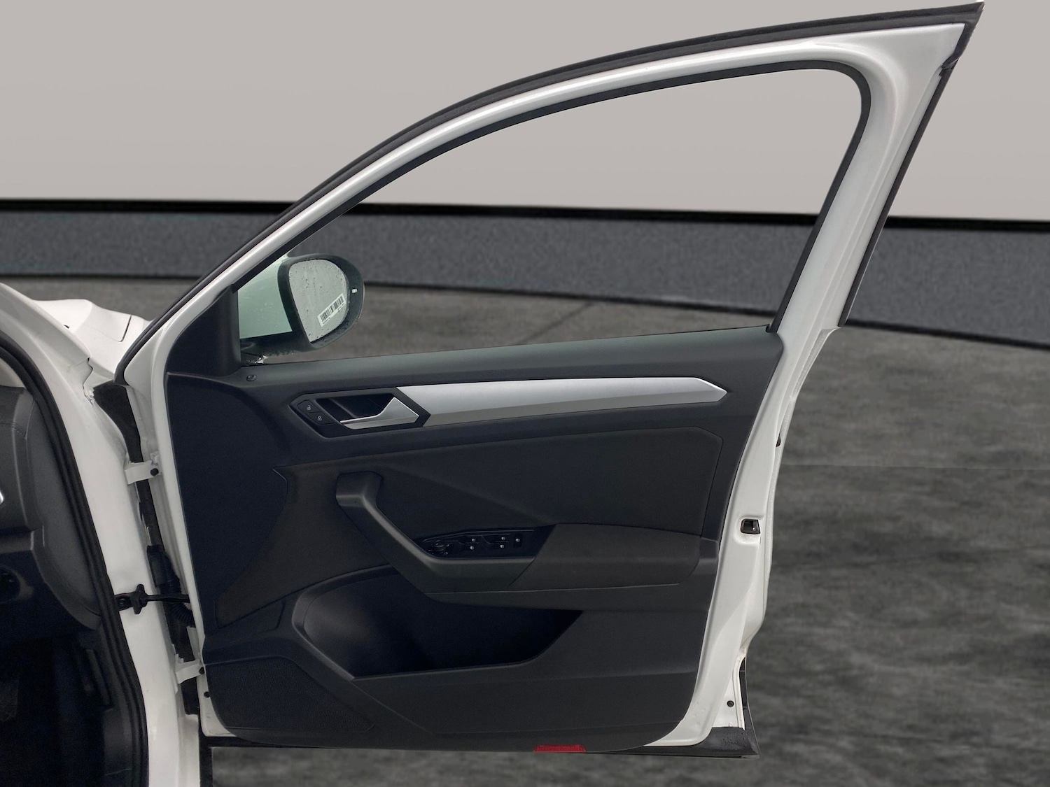 Used Volkswagen T-Roc 2023 for sale - 76566111: Photo 23