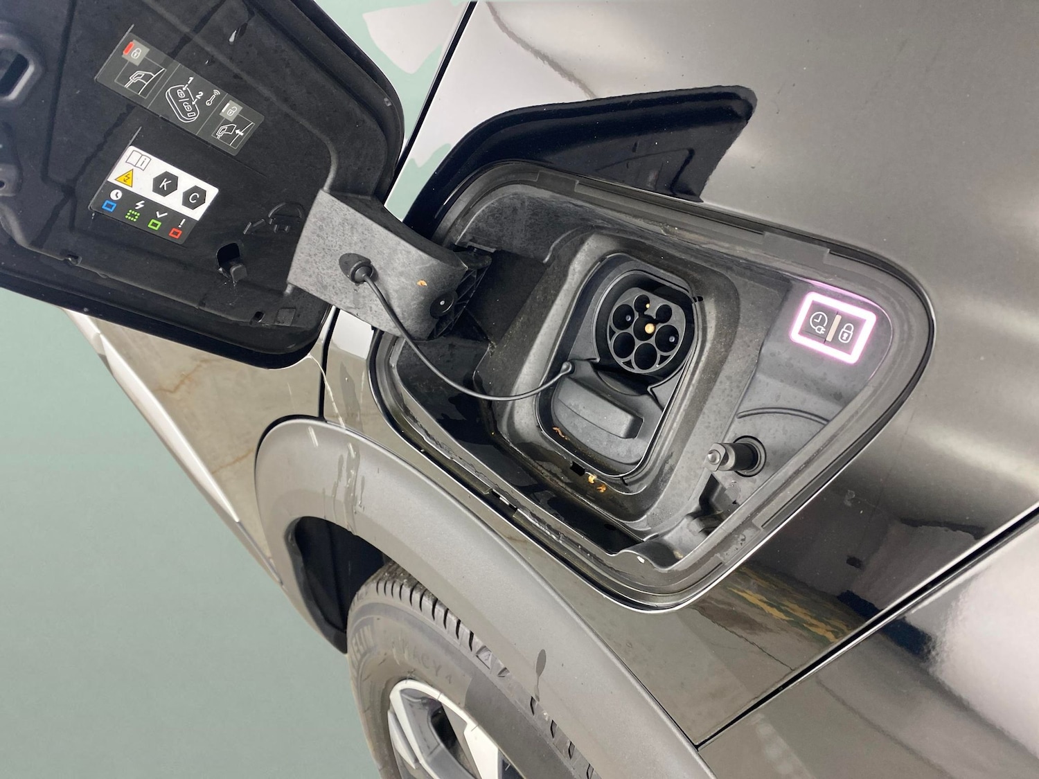 Used Peugeot E-2008 2023 for sale - 77031825: Photo 23