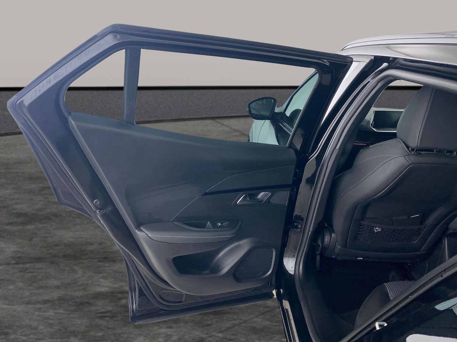 Used Peugeot E-2008 2023 for sale - 77031825: Photo 25