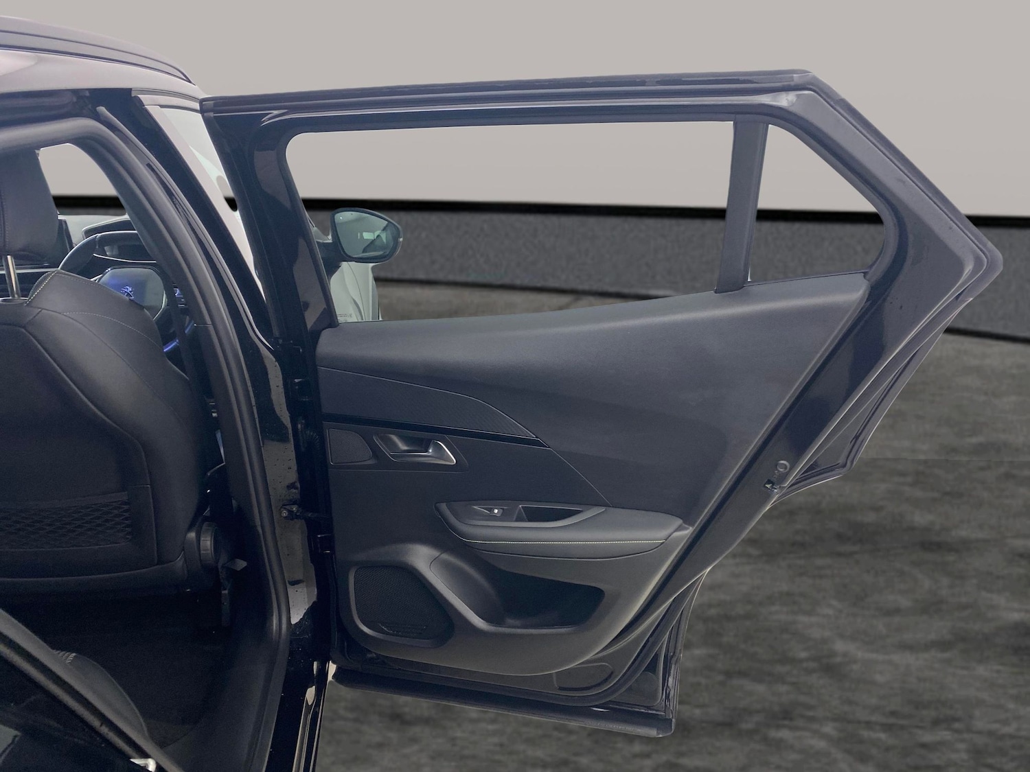 Used Peugeot E-2008 2023 for sale - 77031825: Photo 27