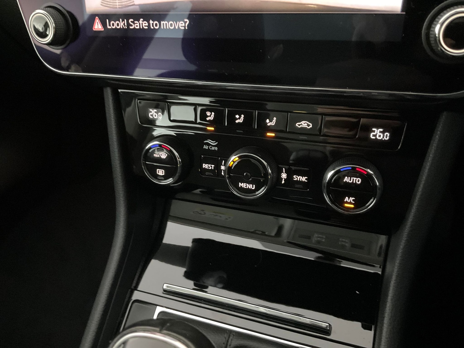 Used Skoda Superb 2018 for sale - 76519616: Photo 22