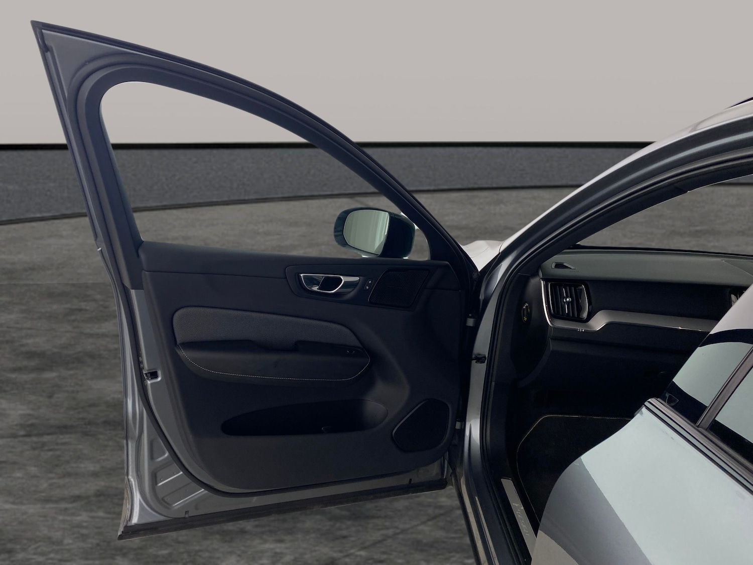 Used Volvo XC60 2020 for sale - 77127878: Photo 24