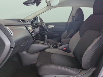 Used Nissan Qashqai 2018 for sale - 77360932: Photo